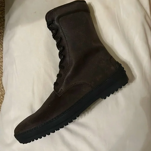 Tod’s lace up boots new with box and shoe bag TOD main image 2